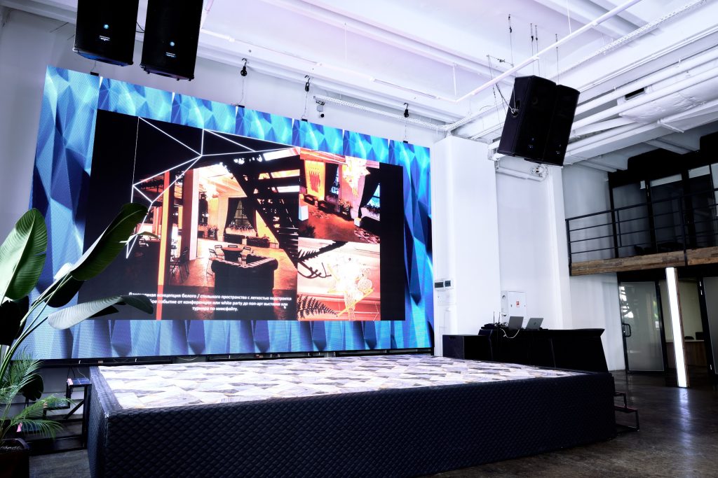 Фотостудия в стиле лофт Москва — Фотостудия в индустриальном стиле, идеально подходящая для съемок в Москве.