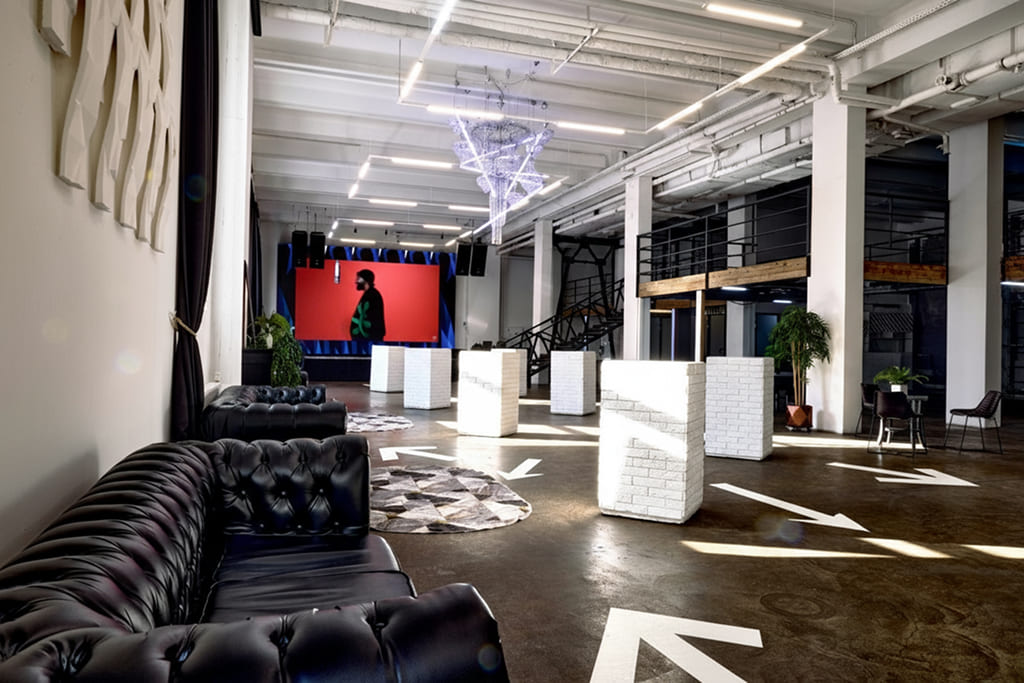 Как зонировать лофт для мероприятия: идеи для разных событий