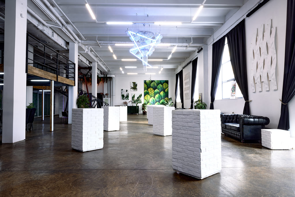 Как зонировать лофт для мероприятия: идеи для разных событий